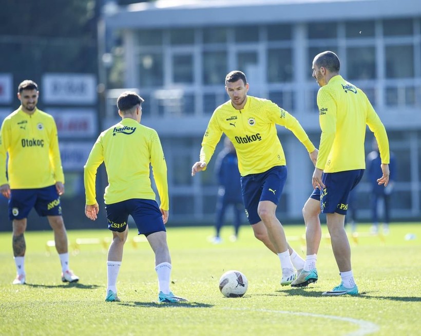 Fenerbahçe'nin başına bela oldu! İsmail Kartal 'yeter' dedi, işte o isimler... - Resim: 1