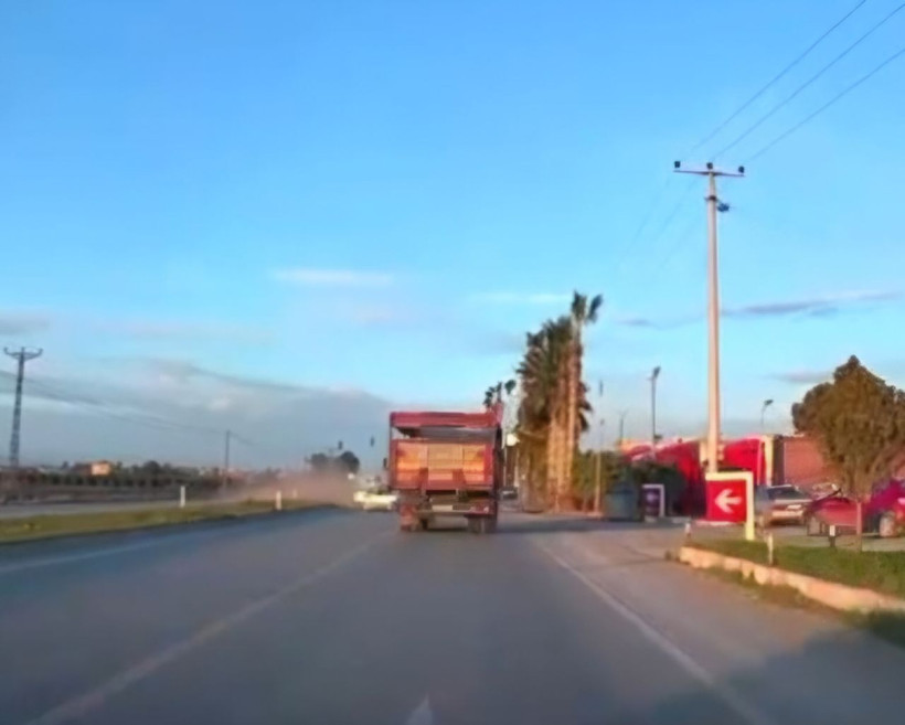 Kamyonla çarpışan otomobilin sürücüsü öldü - Resim: 4