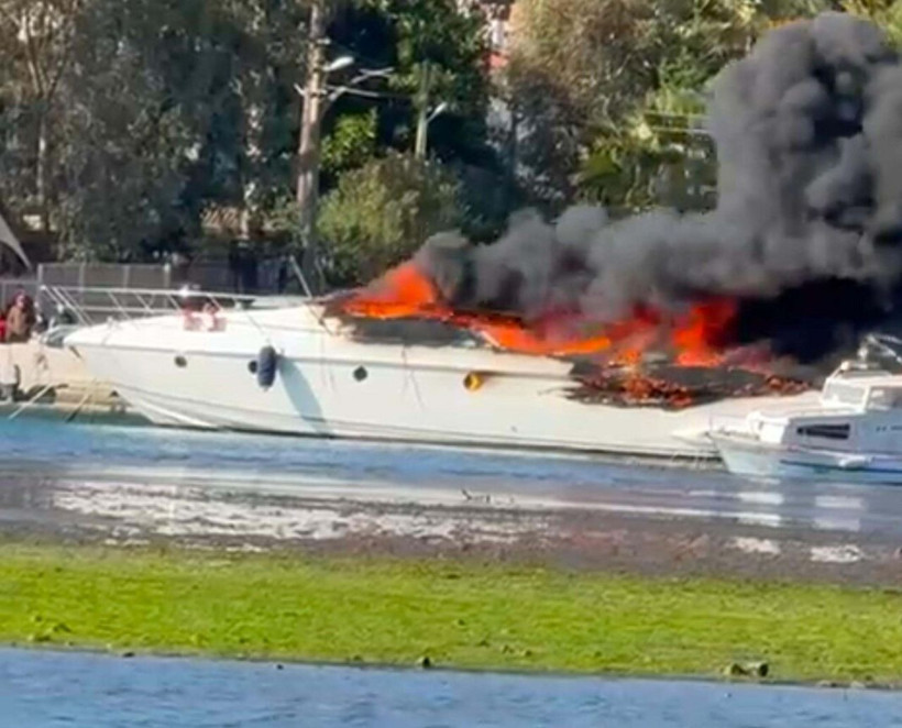 Marmaris'ta marinada bağlı motoryat yandı - Fotoğraf: 8