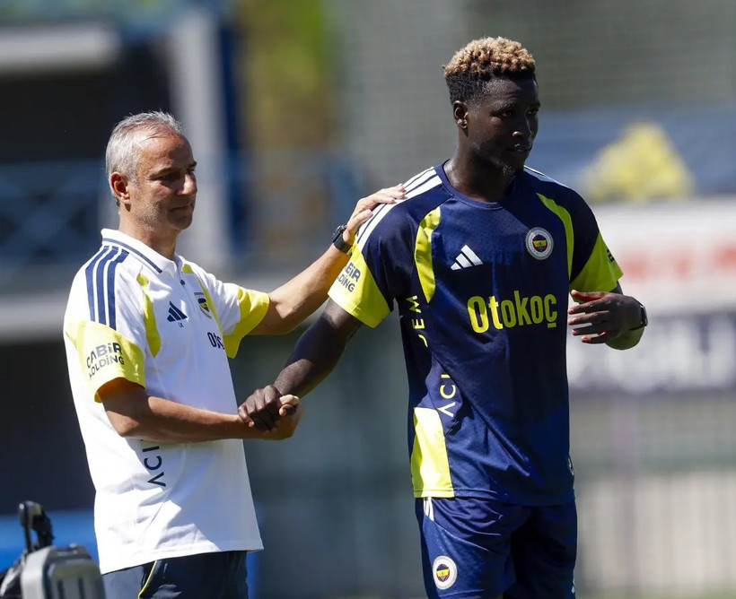 Ve Fenerbahçe beklenen kareyi paylaştı! İsmail Kartal takımın başında antrenmana çıktı - Fotoğraf: 5