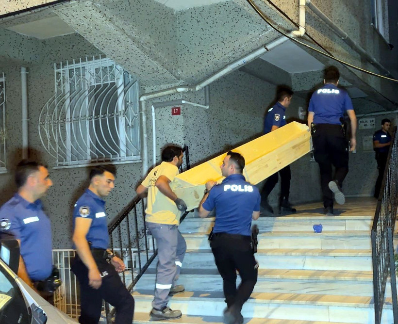Avcılar'da silahla vurularak hayatını kaybetti; evde uyuşturucu ele geçirildi - Resim: 1
