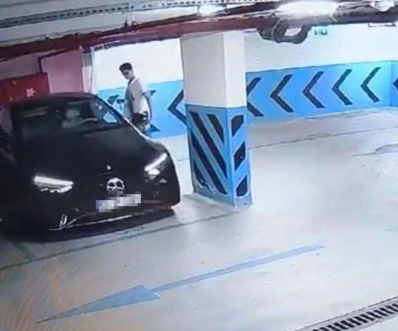 Çeşme'de vale kaza yaptı: 7 milyonluk arabayı pert etti! - Resim: 2