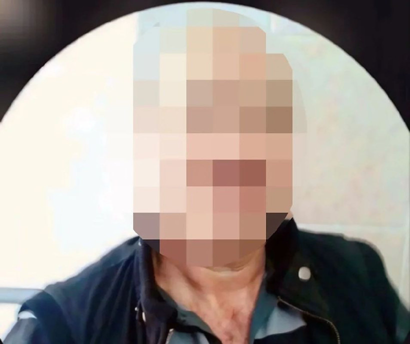 62 yaşındaki istismar şüphelisinin evini taşlayıp, duvarlarına yazı yazdılar - Resim: 2