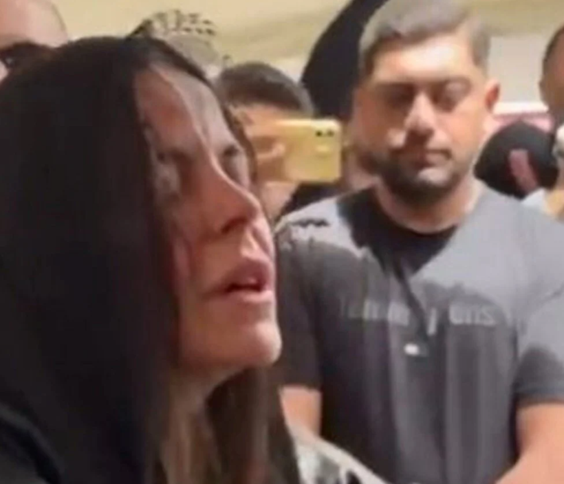 Simge Sağın ablasını son yolculuğuna uğurladı... Cenazedeki hali yürekleri burktu - Resim: 3