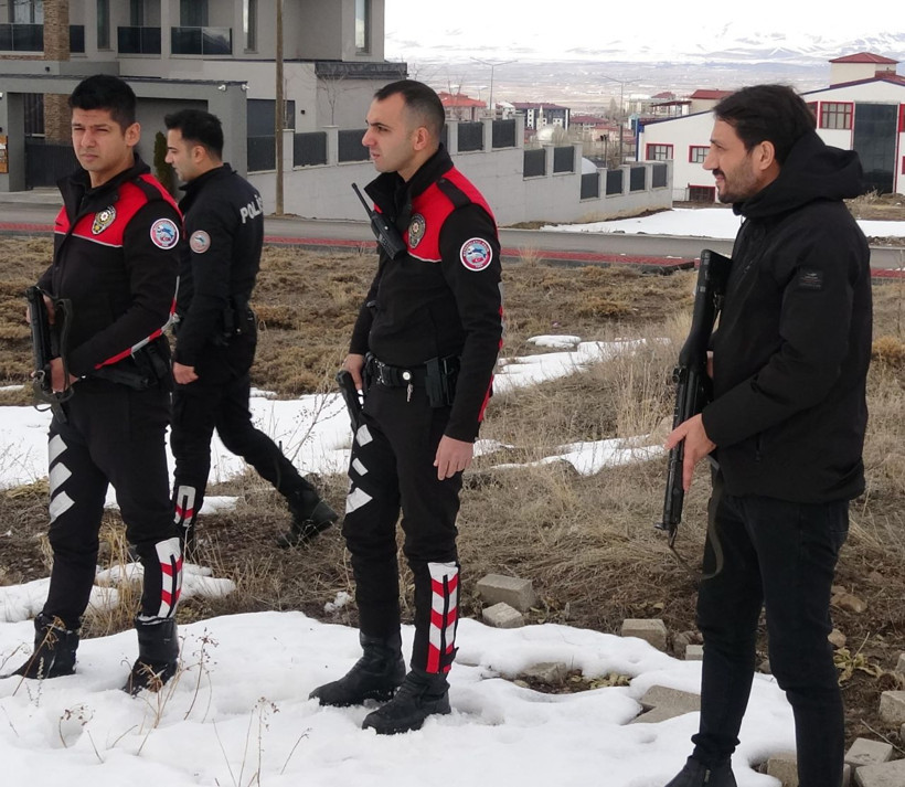 Cezaevinden firar etti, boşanmak isteyen eşini vurdu - Resim: 1