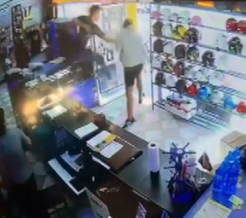 Atatürk görseline basan yabancı uyruklu tutuklandı - Resim: 3