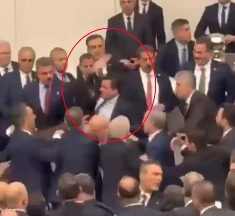 Osman Gökçek-Mahmut Tanal kavgasına Melih Gökçek'ten paylaşım: "Nakavt" - Fotoğraf: 3