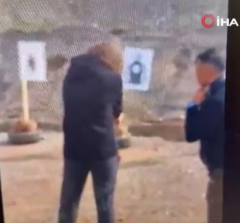 Okul saldırganı İsa Aras Mersinli'nin poligondaki görüntüsü! İşte babasıyla atış talimi yaptığı anlar - Fotoğraf: 3