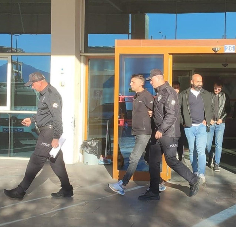 Polis memurunun aracını kundaklayan şüpheli tutuklandı - Fotoğraf: 2