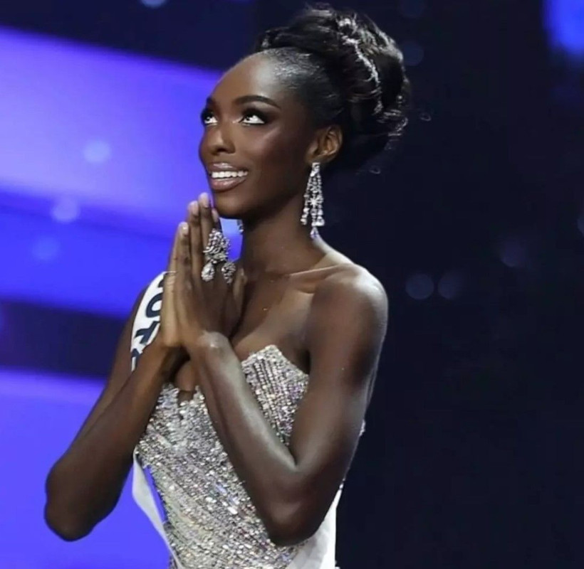 Kainat Güzellik Yarışması'nda bir kriz çağırdı... Tacını geri verdi! - Resim: 3