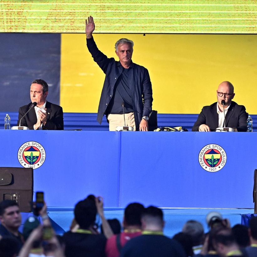 Kadıköy'de Jose Mourinho coşkusu: İmza töreninde çok konuşulacak sözler! - Fotoğraf: 4