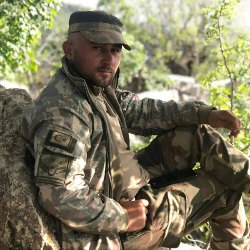 Türkiye şehitlerini uğurladı | Irak’ın kuzeyinde şehit düşen askerlere gözyaşlarıyla veda - Resim: 2