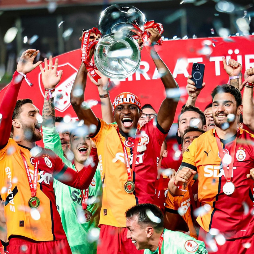 Galatasaray, Victor Osimhen’i takımda tutmak için bonservis paylaşımı teklif etti - Resim: 1