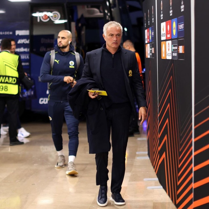 Mourinho’dan Fenerbahçe’ye rest: Kalıyorum! - Resim: 1