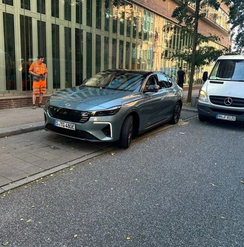 Togg T10F'e Alman plakası takıldı! İlk kez görüntülendi Türkiye'de Eylül ayında satışa çıkması bekleniyor - Resim: 1