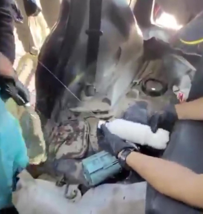 Otomobilin yakıt deposunda 16 kilo metamfetamin ele geçirildi; 2 gözaltı - Resim: 2