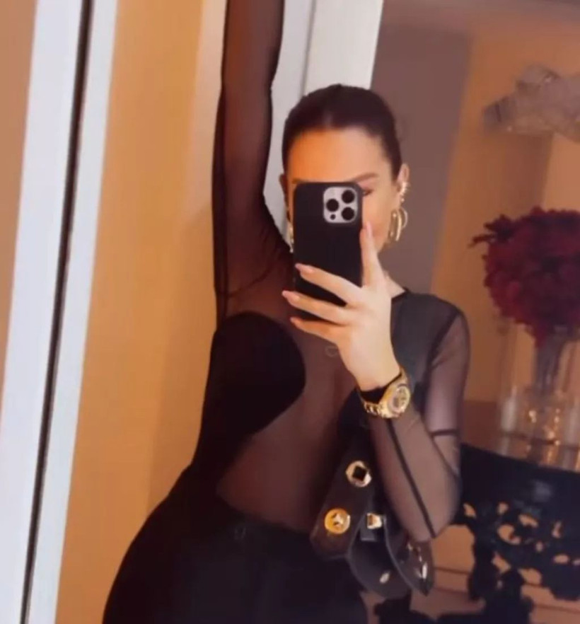 Selin Ciğerci transparanıyla poz verdi! Görenler "Bülent Ersoy'un gençliği sandım" dedi - Resim: 2