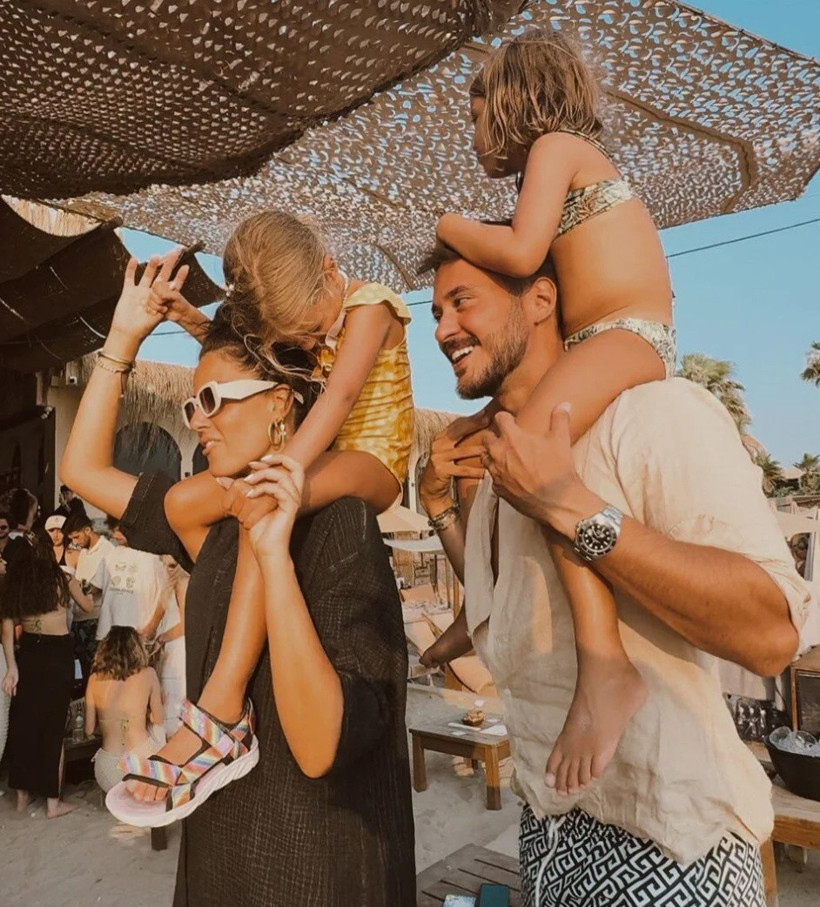 Pelin Akil ile Anıl Altan boşanıyor mu? Manidar paylaşım kafaları karıştırdı! - Fotoğraf: 3