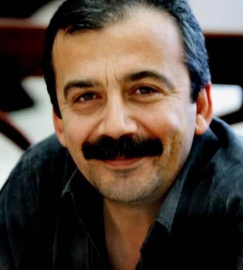Ünlü isimlerden Sırrı Süreyya Önder'e veda! Arkadaşı vasiyetini açıkladı... - Resim: 1