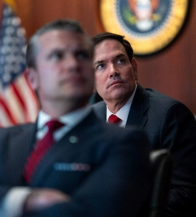 Trump, İran saldırısını böyle izledi! "Make America Great Again" yazılı şapka taktı - Resim: 3