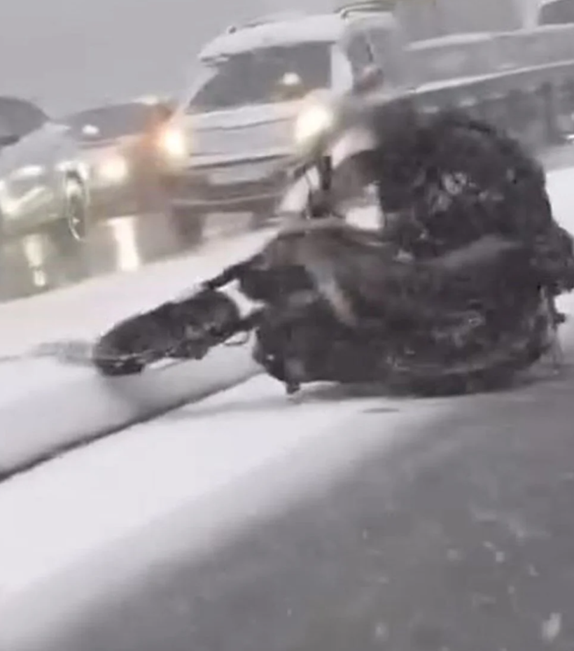 İstanbulluların kar çilesi! Yarın daha kötü olacak! Yolda kaldılar peş peşe kazalar oldu - Resim: 4