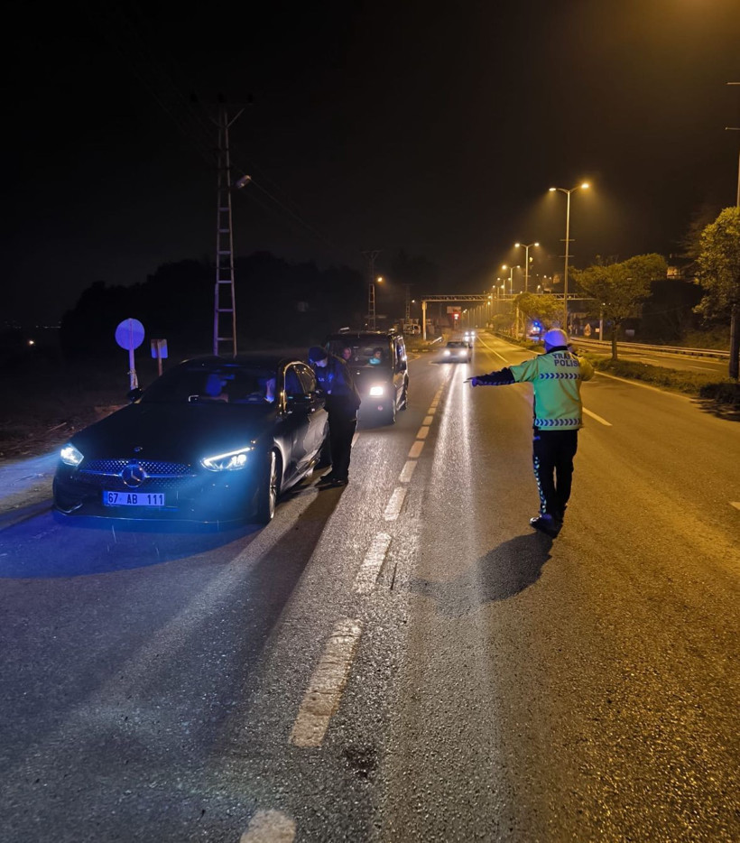 Zonguldak'ta 7 kaçak göçmen yakalandı - Resim: 3