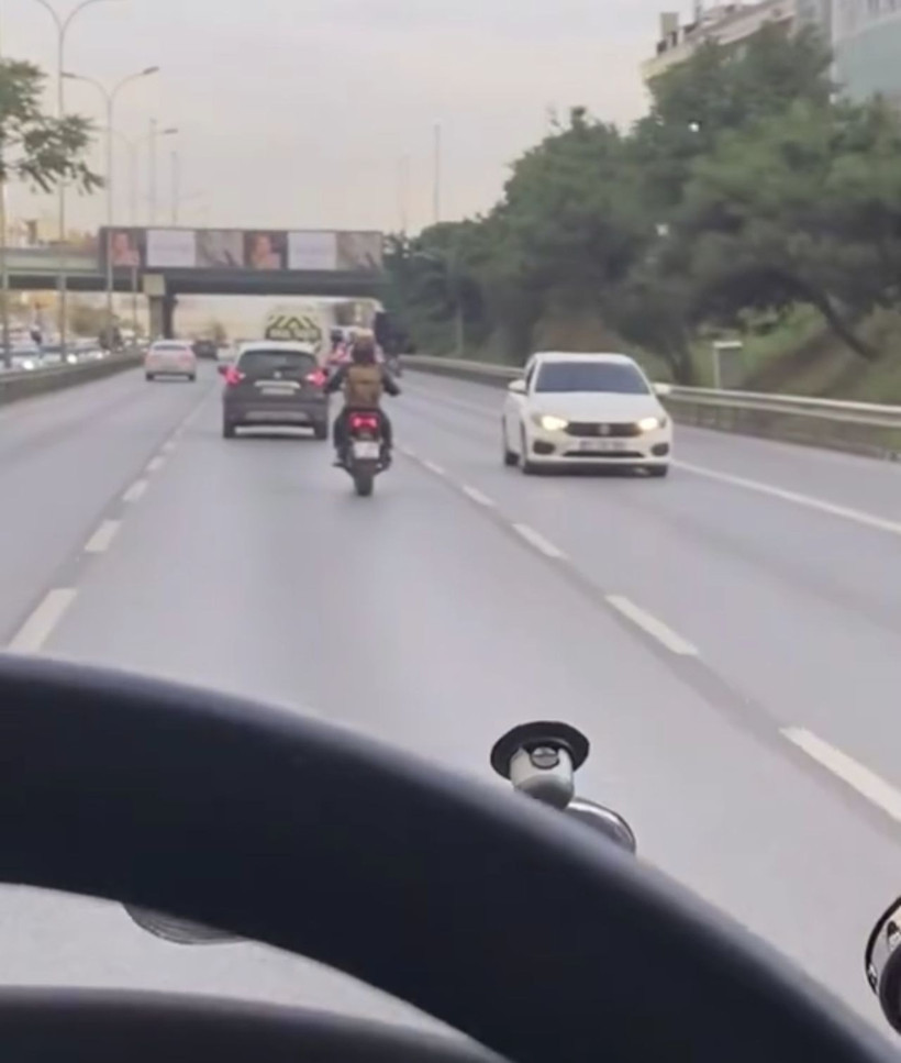 Maltepe D-100 Karayolu'nda geri geri giden otomobil kamerada - Resim: 3