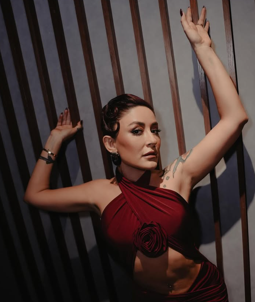 Melek Mosso isyan etti! Makyajsız halini yerden yere vurdular - Resim: 4