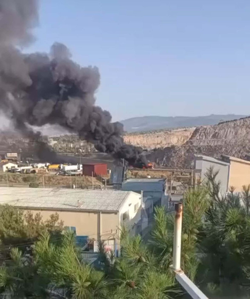 İzmir'de zincirleme kaza: 3 araç küle döndü, 6 kişi yaralandı - Resim: 3