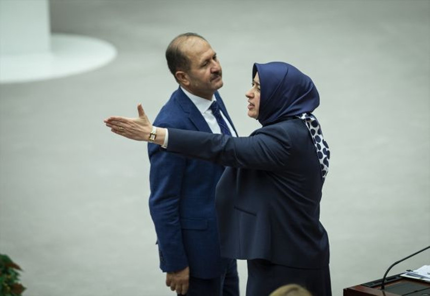 CHP'li Engin Özkoç'tan AK Partili Özlem Zengin'e "Bu kadına haddini bildiriniz" çıkışı - Resim : 3