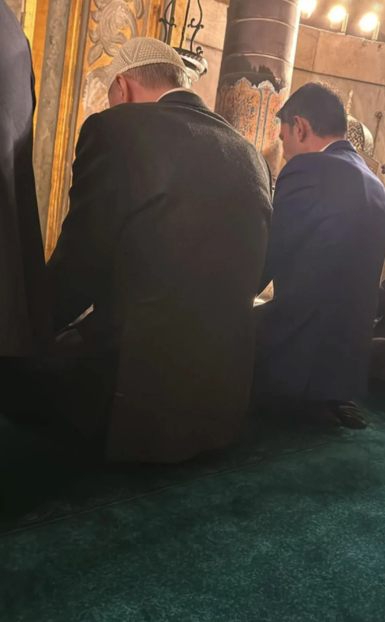 Cumhurbaşkanı Erdoğan Murat Kurum ile birlikte Ayasofya Camii'nde - Resim : 1