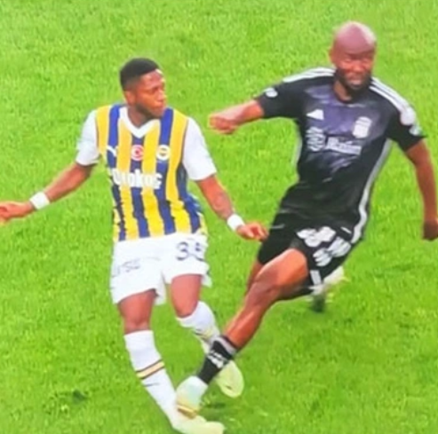 Beşiktaş'ta Al Musrati derbide kırmızı kart gördü - Resim : 1