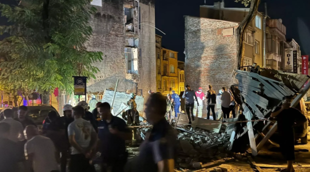 Athena Gökhan'ın 'evi' çöktü - Resim : 1