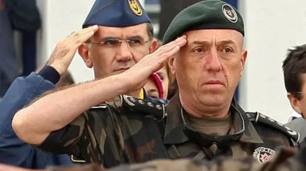 Bakan Gürlek, Behçet Oktay'ın ailesini kabul etti! İşte görüşmeden ilk kareler - Resim : 1