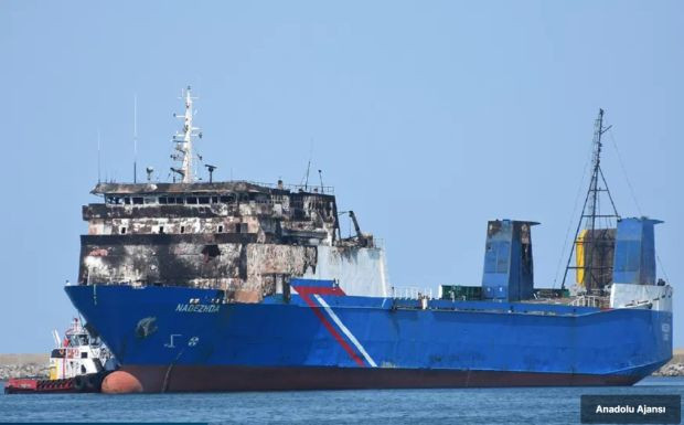 Karadeniz'de vurulan gemiden ilk görüntü! Türkiye'ye ulaştı, saldırının izleri ortaya çıktı - Resim : 1