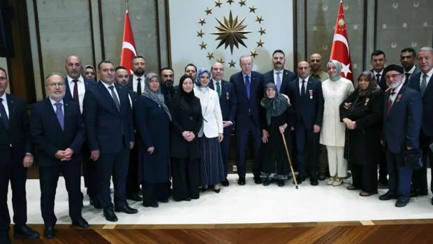 Cumhurbaşkanı Erdoğan, şehit aileleri ile bir araya geldi - Resim : 2