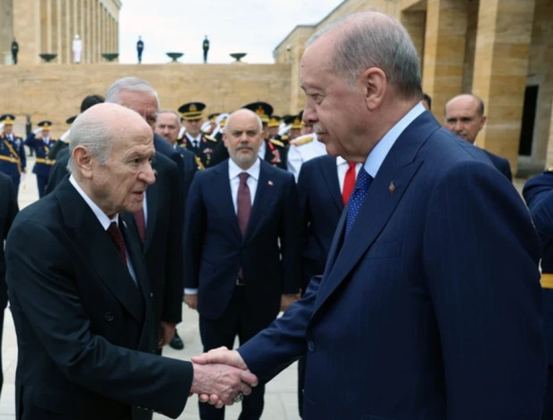 Cumhurbaşkanı Erdoğan başkanlığındaki devlet erkanı Anıtkabir'i ziyaret etti - Resim : 2