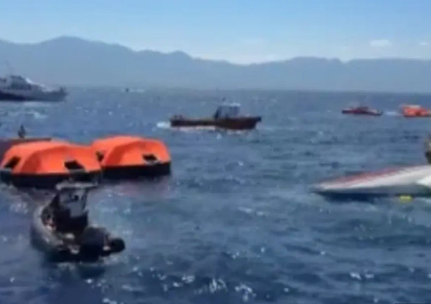 Girne a&ccedil;ıklarında feribot faciası: 8 kişi yaşamını yitirdi, 18 kişi kayıp - Resim : 3