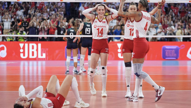 İtalya'yı devirdik! A Milli Kadın Voleybol Takımı, Avrupa şampiyonu oldu - Resim : 2