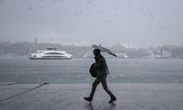 İstanbul için sel uyarısı: Ani sıcaklık düşüşü ve şiddetli yağış bekleniyor - Resim : 2