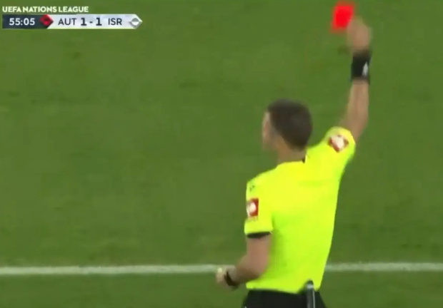 İsrailli futbolcudan skandal gol sevinci! Korner direğini silah yapıp sahayı taradı - Resim : 2