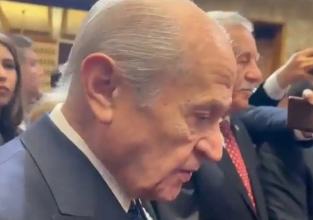 Tokalaşmaları gündem oldu! "Yeni bir şeyin başlangıcı mı" sorusuna Devlet Bahçeli'den dikkat çeken yanıt - Resim : 1