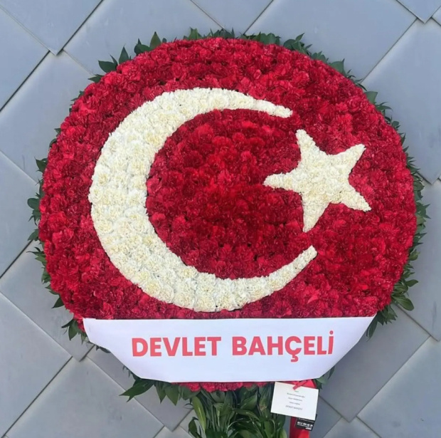 Devlet Bahçeli'den flaş "yalnız değilsin" mesajı... TFF Başkanı Hacıosmanoğlu'na çiçek gönderdi - Resim : 1