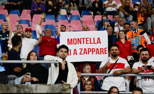 Vincenzo Montella için olay pankart. "Git çiftçilik yap" - Resim : 1