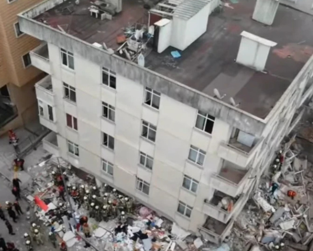 Maltepe'de 7 katlı binada çökme! Mahsur kalanlar var… - Resim : 1