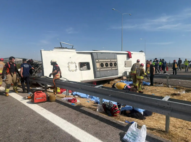 Manisa'daki katliam gibi kazayla ilgili korkunç iddia! 'Sapağı kaçırınca...' - Resim : 3