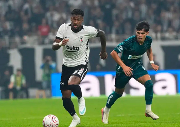 Beşiktaş evinde rakip tanımıyor. Kocaelispor da Tüpraş Stadyumu'ndan puan alamadı - Resim : 1