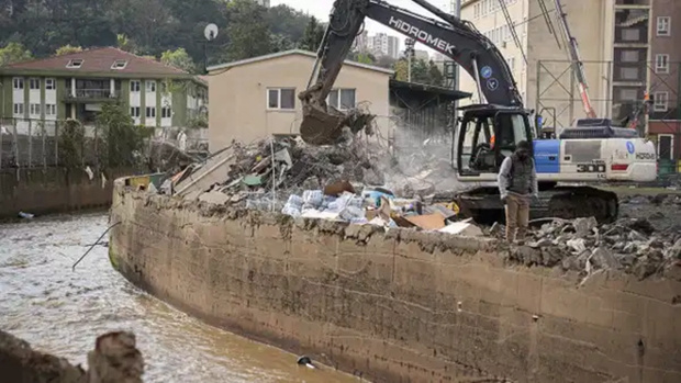 Ayazağa dere yatağı temizleniyor: 19 dükkan ve stadyumun yıkımı tamamlandı - Resim : 1