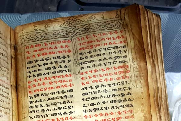 Özel çekmecenin içinden "İbranice el yazması büyü kitabı" çıktı - Resim: 3