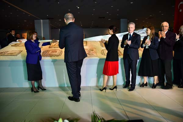 "Çingene Kızı" ziyarete açıldı - Resim: 2